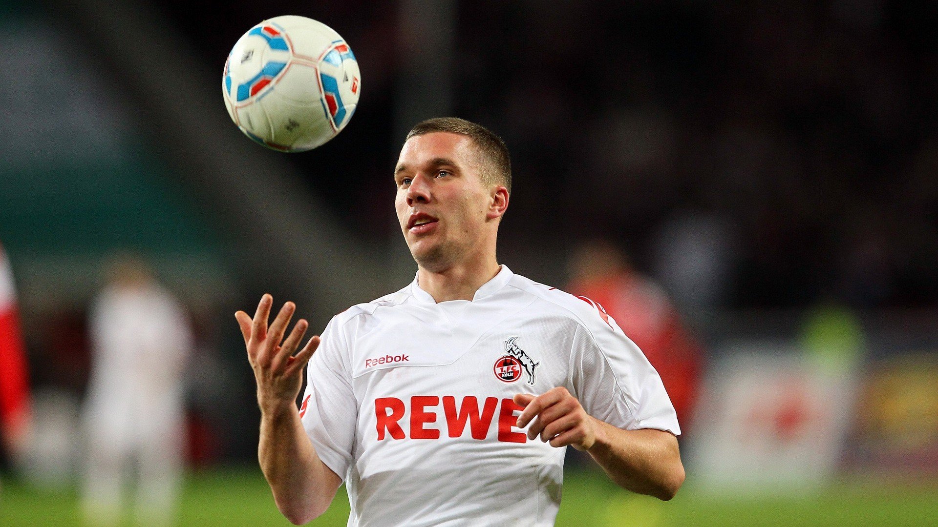 快船防守轮转到位成功逼迫对手失误,谁是快船更好的防守球员